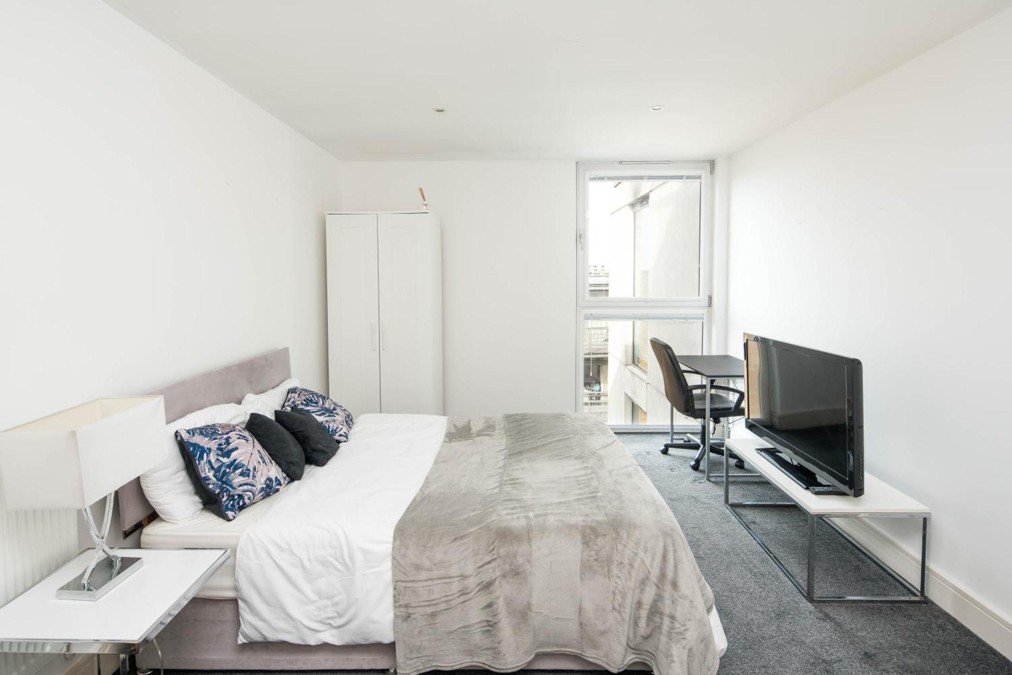 Immaculate 1-bed 1-bath In Area Appartamento *