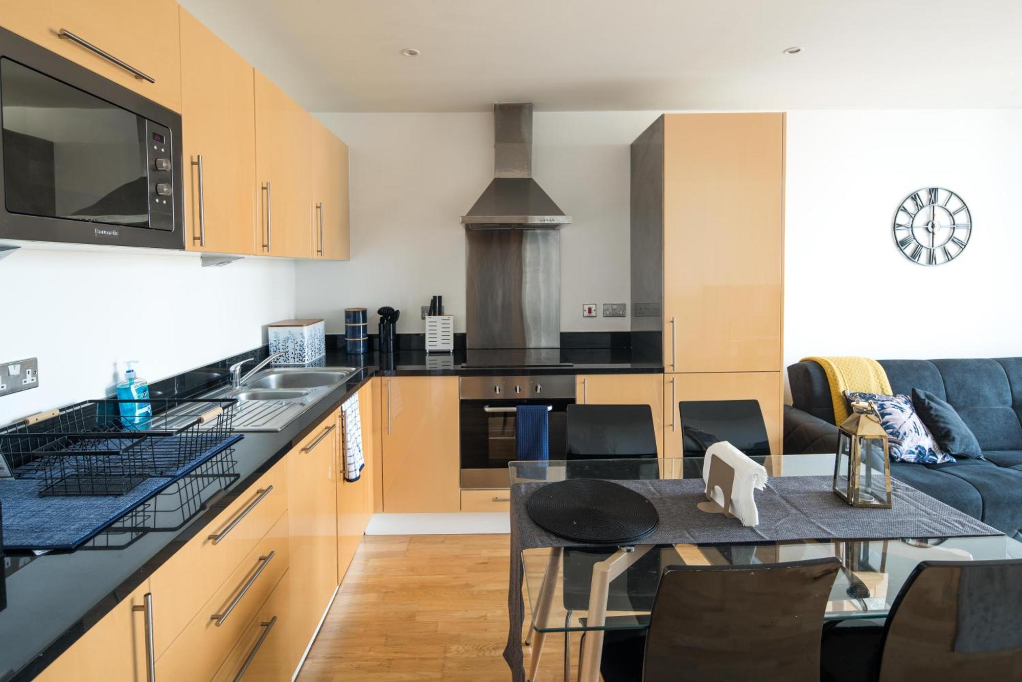 Immaculate 1-bed 1-bath In Area Appartamento Londra