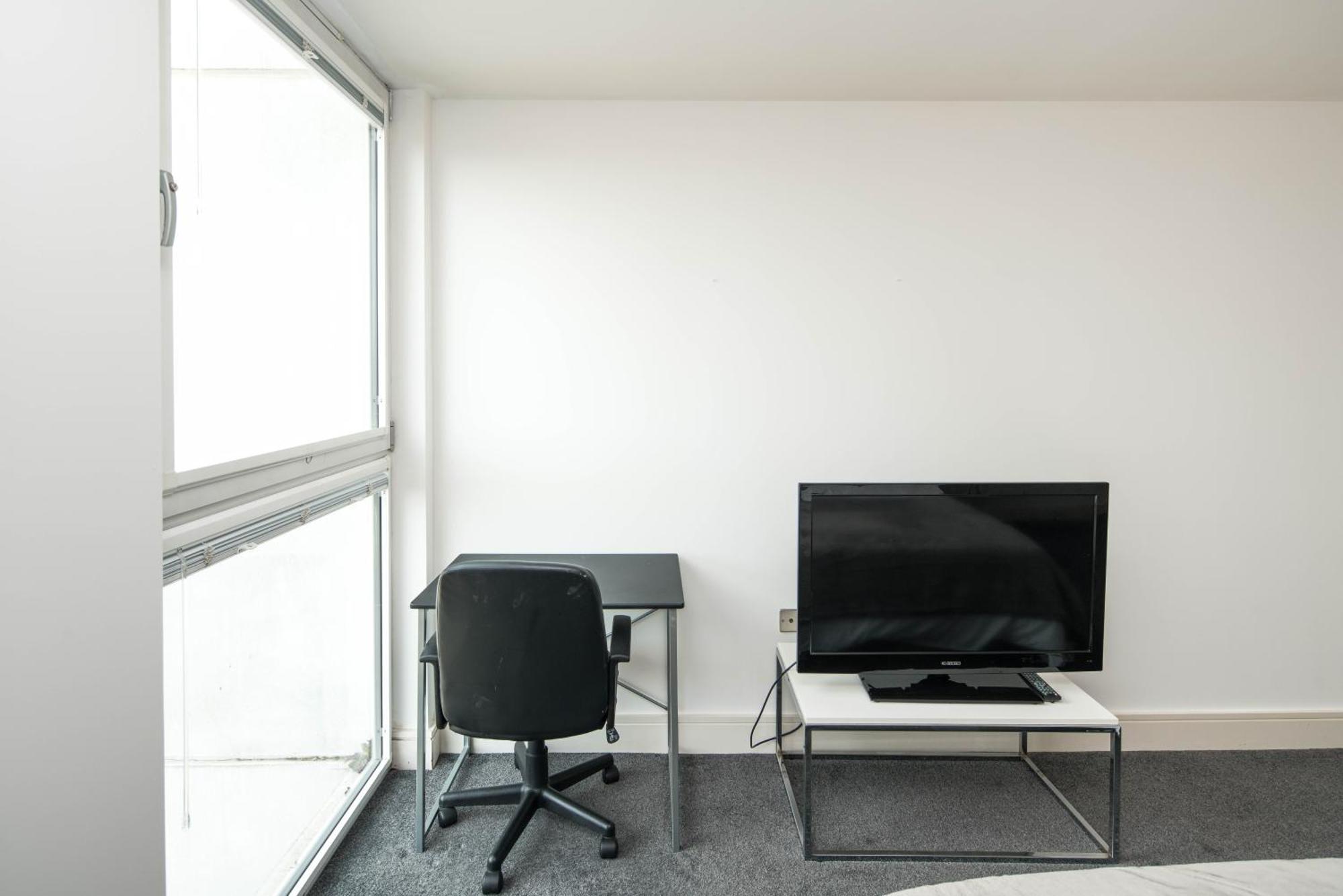Immaculate 1-bed 1-bath In Area Apartment