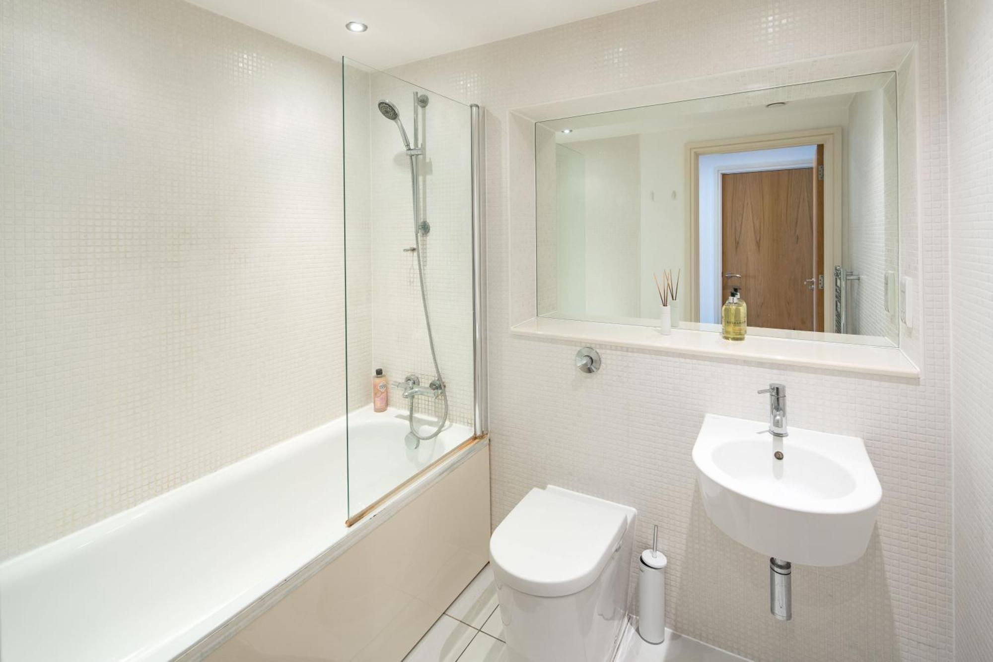Immaculate 1-bed 1-bath In Area Apartment